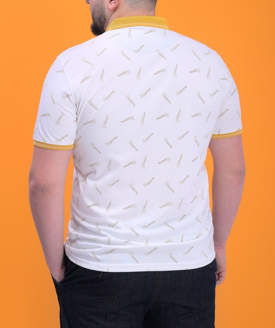 Мъжка бяла тениска голям размер с яка на жълти елементи