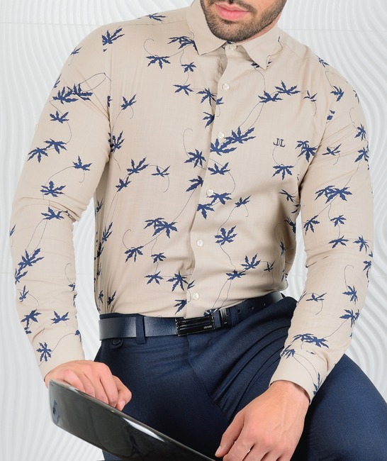 Мъжка бежова ленена риза на листа