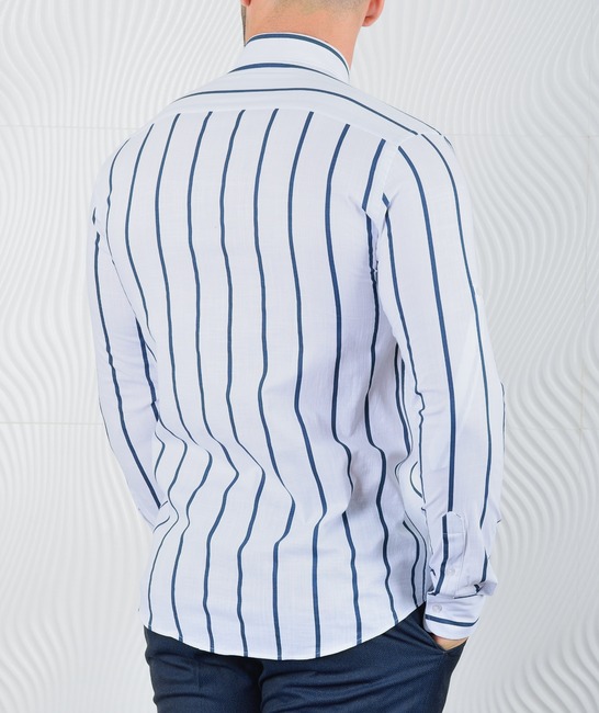 Мъжка бяла ленена риза на вертикални ленти