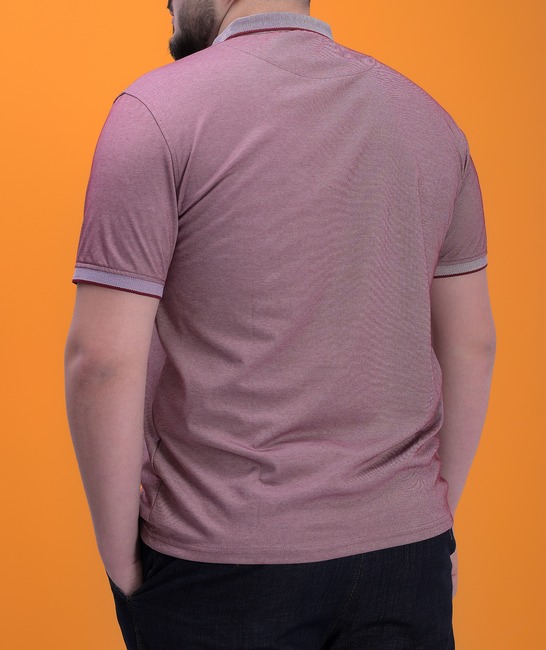 Структурна тениска голям размер с яка и малко лого цвят бордо
