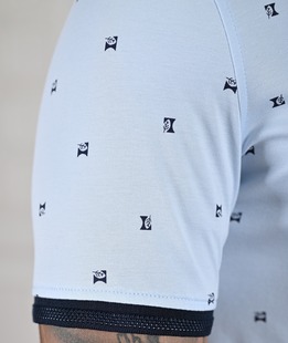 Мъжка светло синя тениска с яка на малки листенца