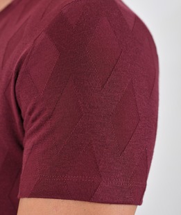 Мъжка тениска на ромбоиди цвят бордо