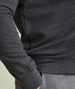 Мъжка сива жилетка с орнаменти