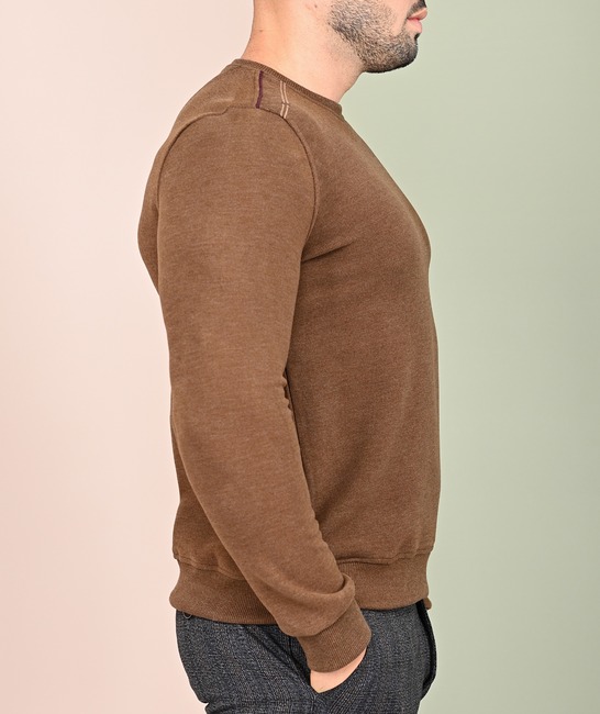 Мъжка кафява блуза с бродирано лого и орнаметн