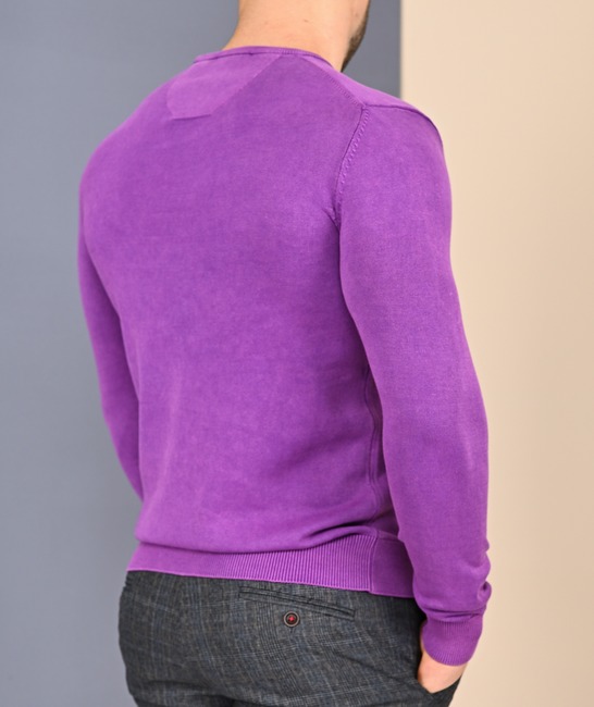 Мъжки пуловер с обло деколте с орнамент цвят лилав