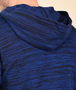 Мъжка плетена синя жилетка тип меланж с качулка