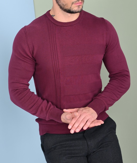 Мъжки пуловер на ленти и ивици цвят бордо