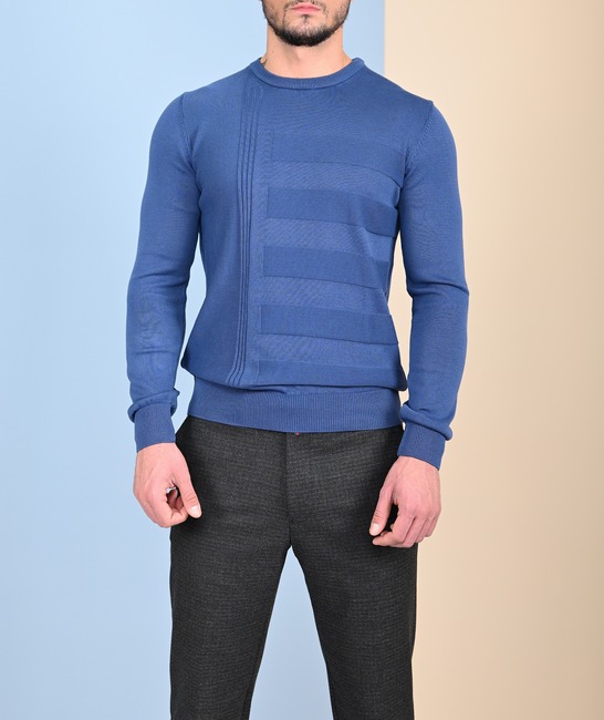 Мъжки син пуловер на ленти и ивици
