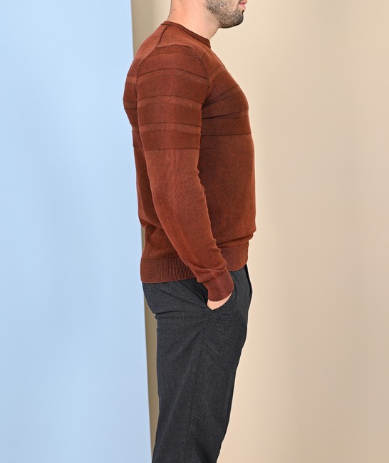 Мъжки пуловер с хоризонтални ленти цвят керемида
