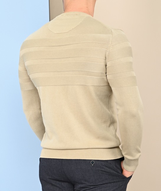 Мъжки пуловер с хоризонтални ленти цвят бежов