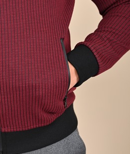 Мъжко яке с два джоба на ивици цвят бордо