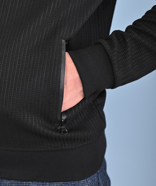 Мъжко черно яке с два джоба на ивици