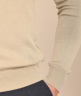 Мъжки пуловер с обло деколте цвят бежев
