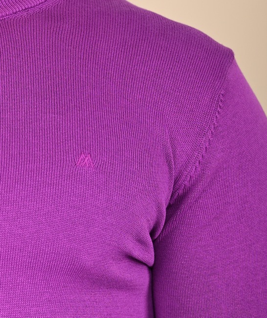 Мъжки пуловер с обло деколте цвят лилав