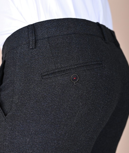 Черен структурен мъжки панталон със синя нишка