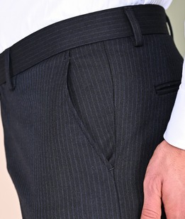 Мъжки официален черен панталон на светло сини ивици