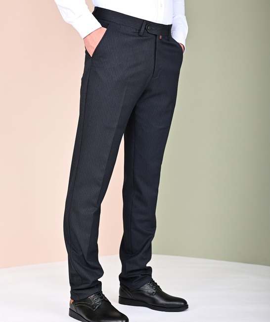 Мъжки официален черен панталон на светло сини ивици