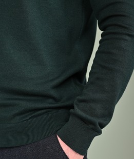 Мъжки плетен пуловер с три копчета цвят зелен