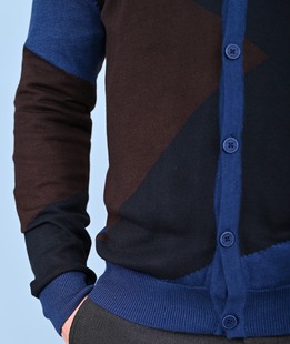 Мъжка плетена синьо черна жилетка с копчета