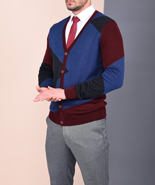 Мъжка плетена жилетка с копчета цвят бордо и синьо