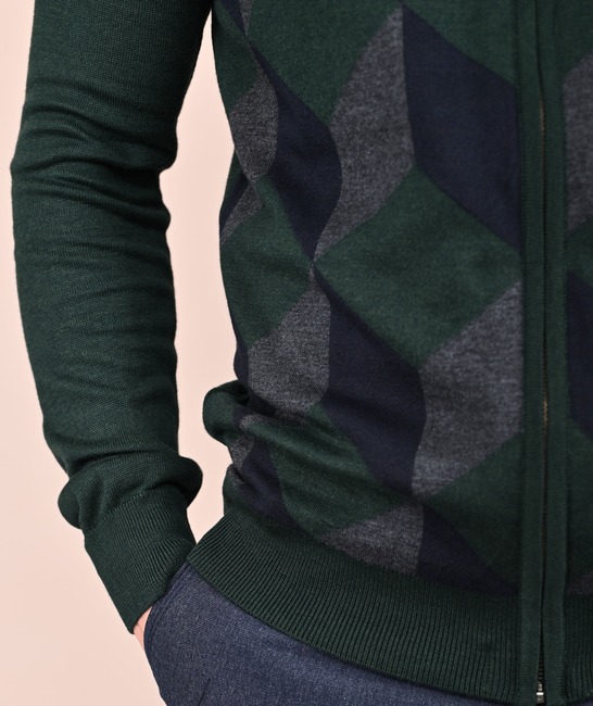 Мъжка плетена зелена жилетка на квадрати