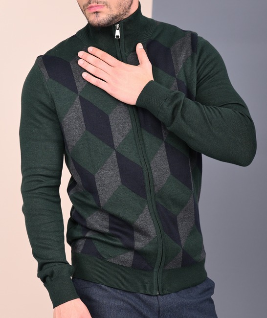 Мъжка плетена зелена жилетка на квадрати