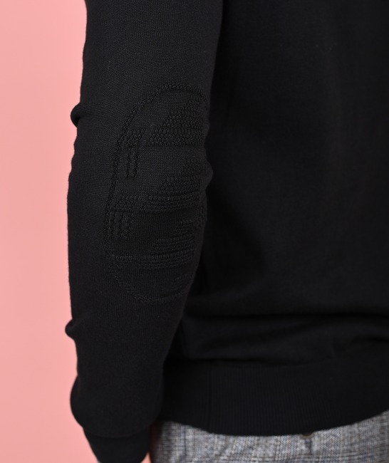 Мъжки черен пуловер с яка и графични орнаменти