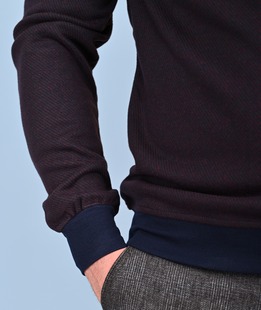 Мъжка блуза с тъмно синя яка