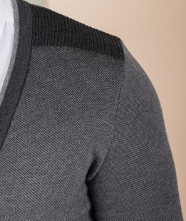 Мъжка плетена тъмно сива жилетка тип меланж