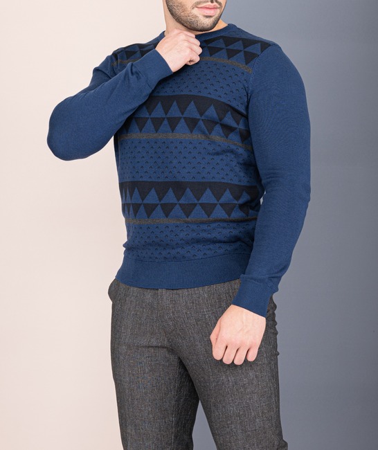 Мъжки син пуловер на черни триъгълници и ленти
