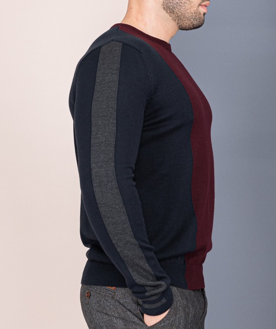 Мъжки пуловер цвят бордо със син гръб