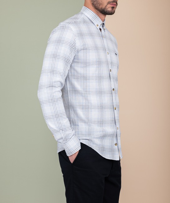 Елегантна бяла мъжка риза със синьо и черно каре