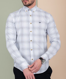 Елегантна бяла мъжка риза със синьо и черно каре