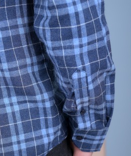 Елегантна мъжка синя риза с акцент синьо и бяло каре