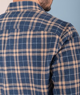 Памучна синя мъжка риза на кафяво каре