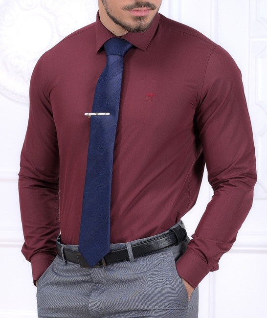 Мъжка изчистена риза с малко лого цвят бордо