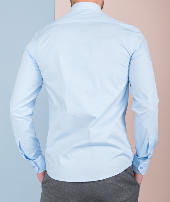 Мъжка изчистена синя риза с малко лого
