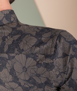 Зелена мъжка риза с акцент контурни цветя