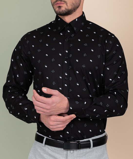 Черна мъжка риза на сиви клончета с листенца