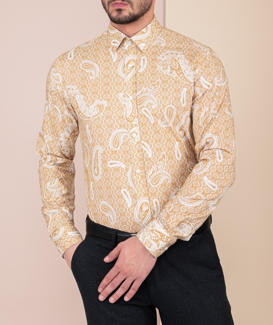 Мъжка риза цвят горчица на paisley елементи