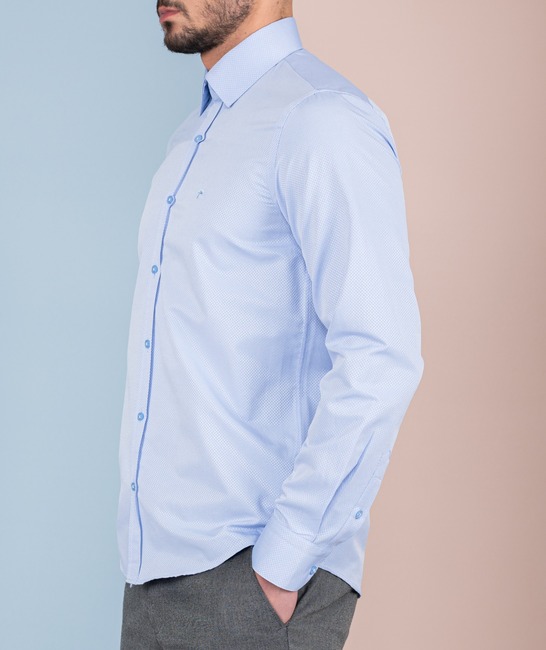 Синя мъжка риза структурирана на финна плетка