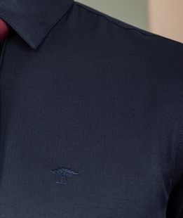 Mъжка тъмно синя риза с бродирано лого