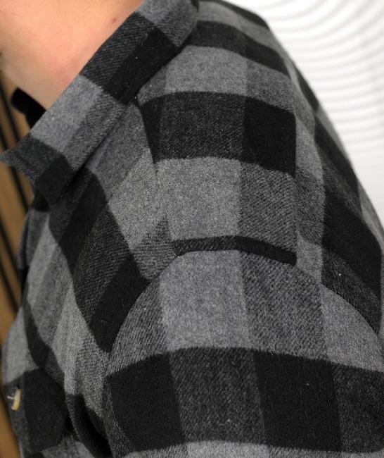 Мъжка дебела риза на сиво едро каре цвят черен