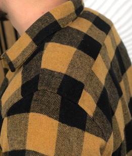 Кафява дебела риза на черно едро каре с пунктир