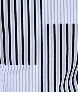 Бяла мъжка тениска с черни и бели линии