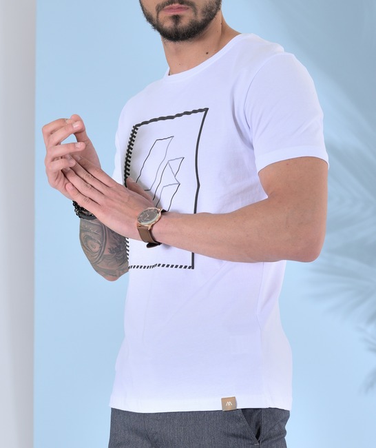 Мъжка бяла тениска на 3D контурна фигура