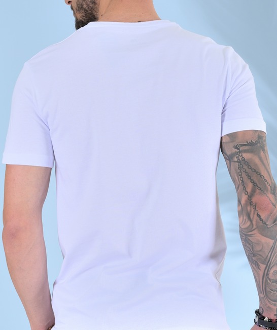 Мъжка бяла тениска на 3D контурна фигура
