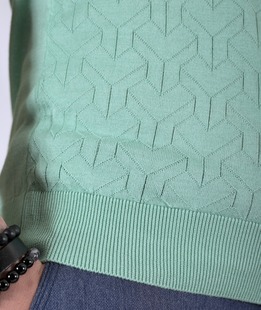 Тениска с яка плетена светло зелена на фигури
