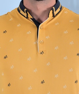 Мъжка тениска с яка цвят горчица с фигури