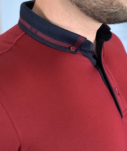 Tениска с яка червена с бродирано лого